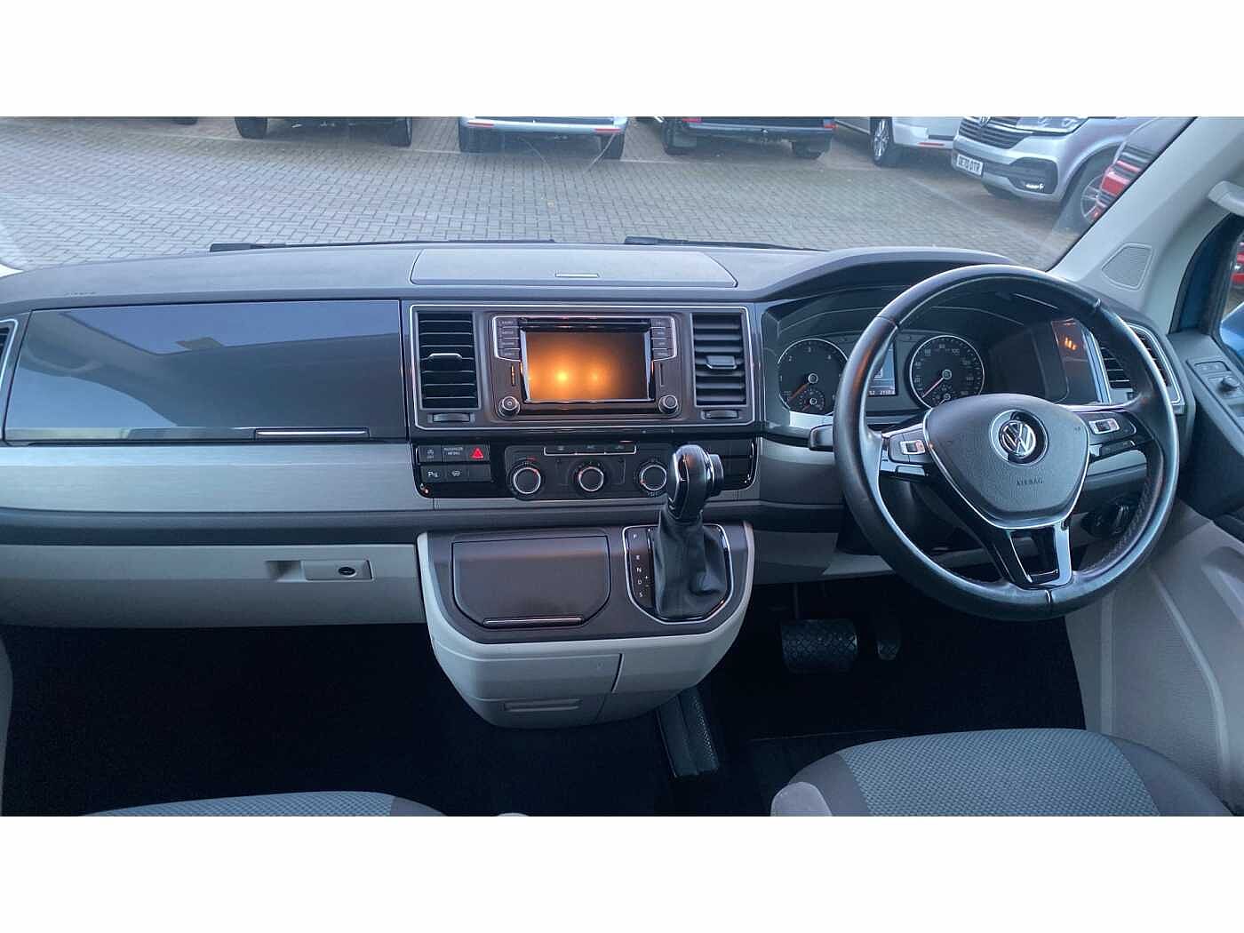 Volkswagen Transporter T32 Kombi Highline LWB 150 PS 2.0 TDI BMT 7sp DSG