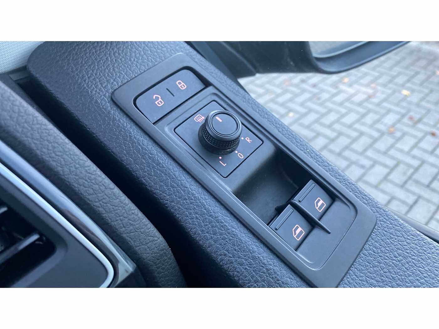Volkswagen Transporter T32 Kombi Highline LWB 150 PS 2.0 TDI BMT 7sp DSG