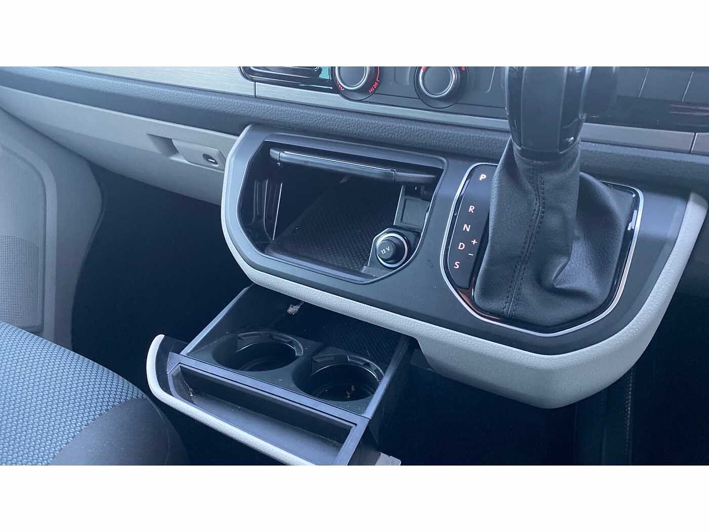 Volkswagen Transporter T32 Kombi Highline LWB 150 PS 2.0 TDI BMT 7sp DSG