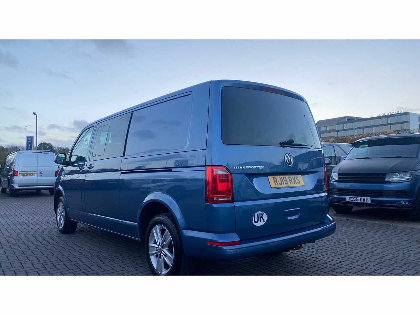 Volkswagen Transporter T32 Kombi Highline LWB 150 PS 2.0 TDI BMT 7sp DSG