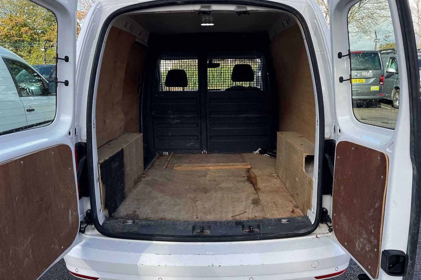 Volkswagen Caddy SWB Diesel C20 102PS TDI Highline BMT Panel Van, DISCOVER MEDIA, AIR CON