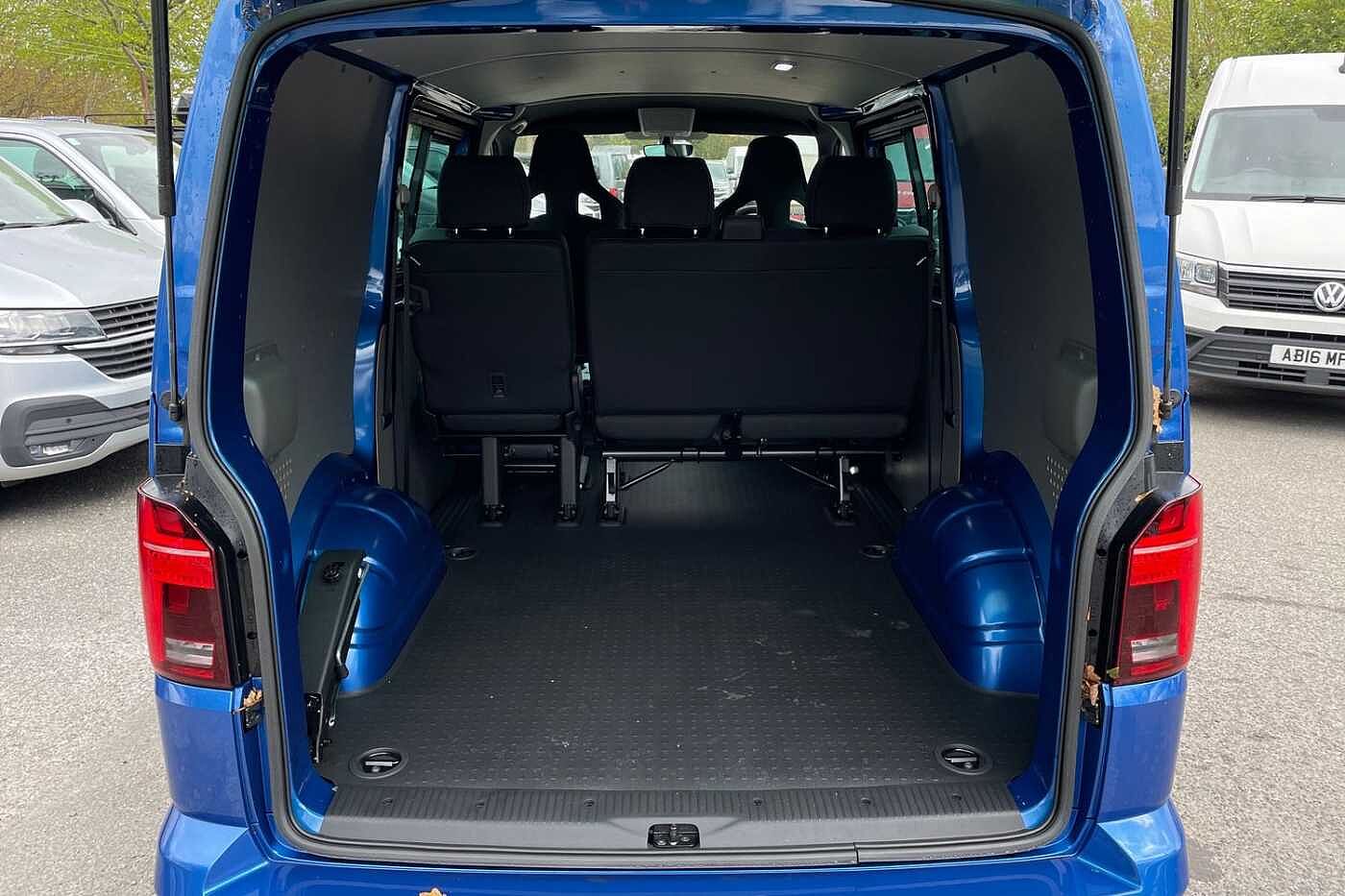 Volkswagen Transporter SWB Kombi Diesel T32 2.0TDI 204ps Highline Kombi, LOTS OF SPEC & URBAN AUTO KIT