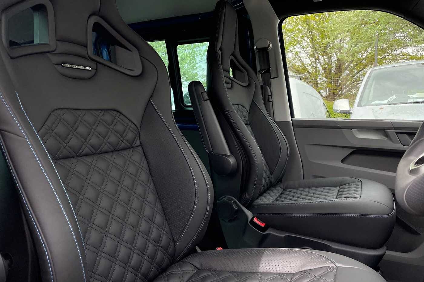 Volkswagen Transporter SWB Kombi Diesel T32 2.0TDI 204ps Highline Kombi, LOTS OF SPEC & URBAN AUTO KIT