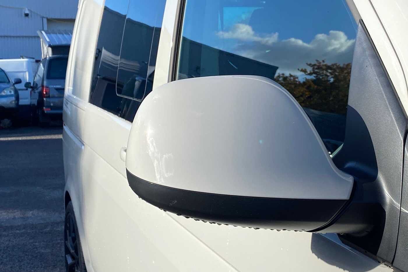 Volkswagen Transporter SWB KOMBI Diesel T32 2.0TDI 204ps Highline Kombi, DSG, LOTS OF SPEC & URBAN AUTO KIT