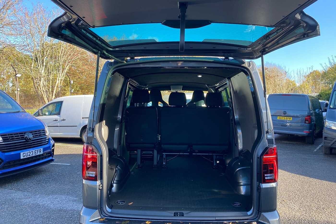 Volkswagen Transporter SWB KOMBI Diesel T32 2.0TDI 204ps Highline Kombi, DSG, LOTS OF SPEC & URBAN AUTO KIT