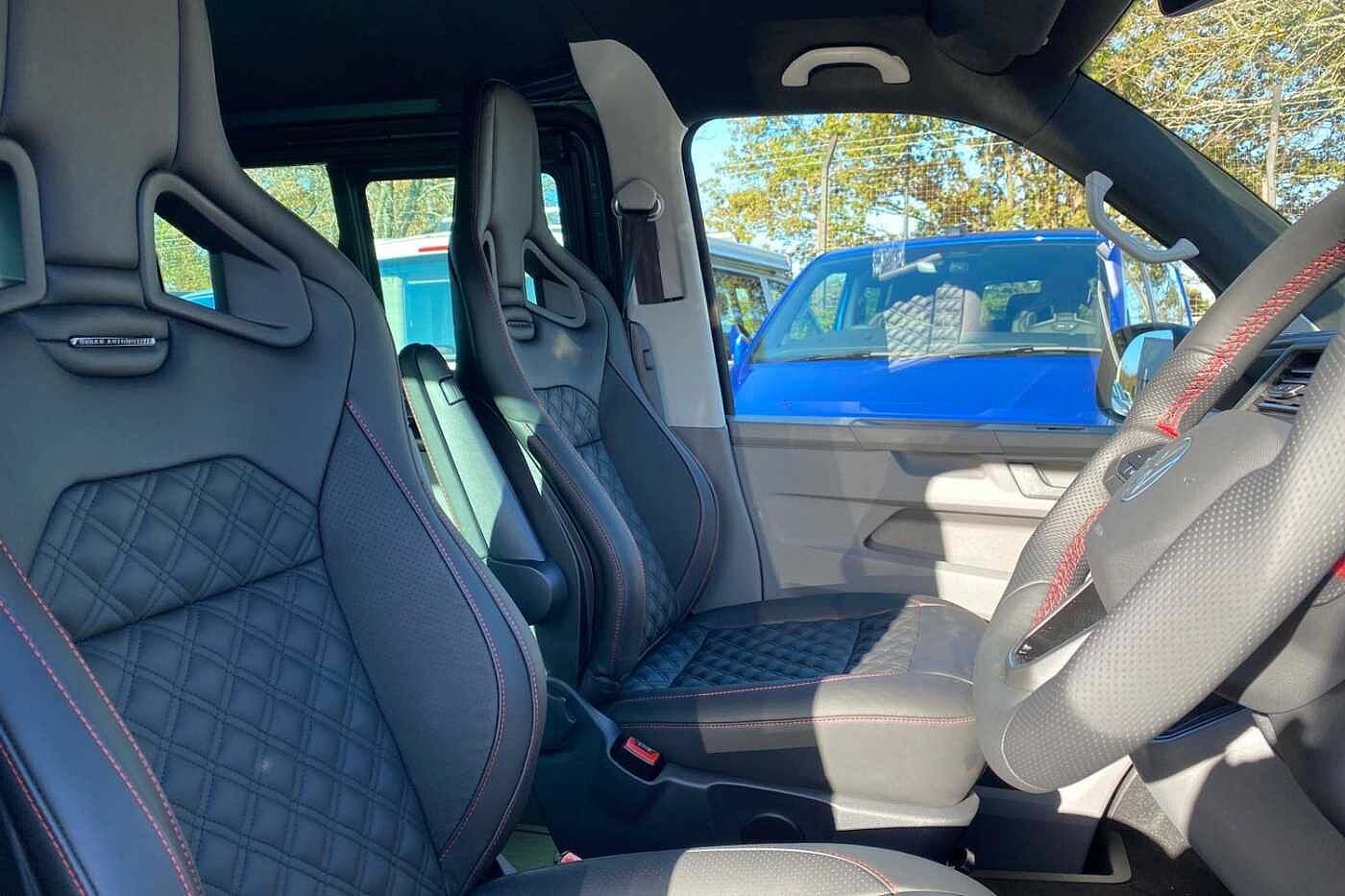 Volkswagen Transporter SWB KOMBI Diesel T32 2.0TDI 204ps Highline Kombi, DSG, LOTS OF SPEC & URBAN AUTO KIT