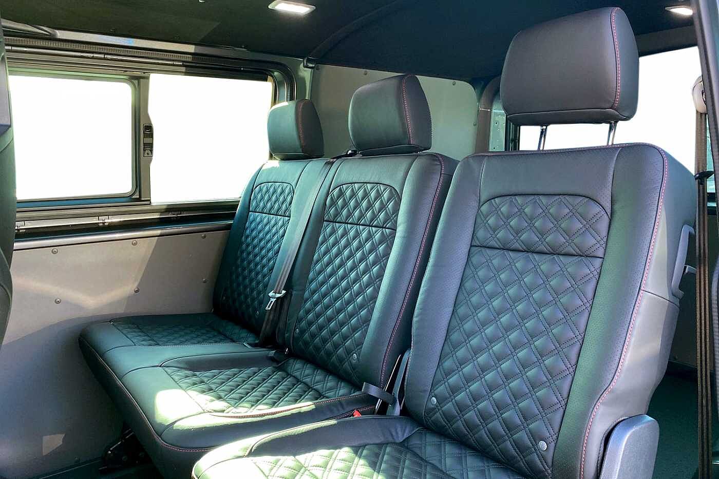 Volkswagen Transporter SWB KOMBI Diesel T32 2.0TDI 204ps Highline Kombi, DSG, LOTS OF SPEC & URBAN AUTO KIT