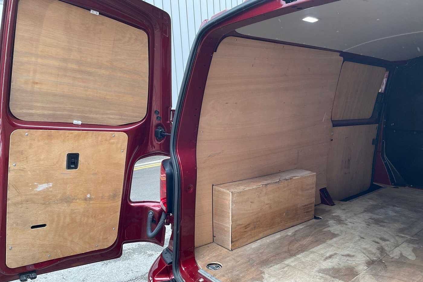Volkswagen Transporter T30 Highline LWB 150ps