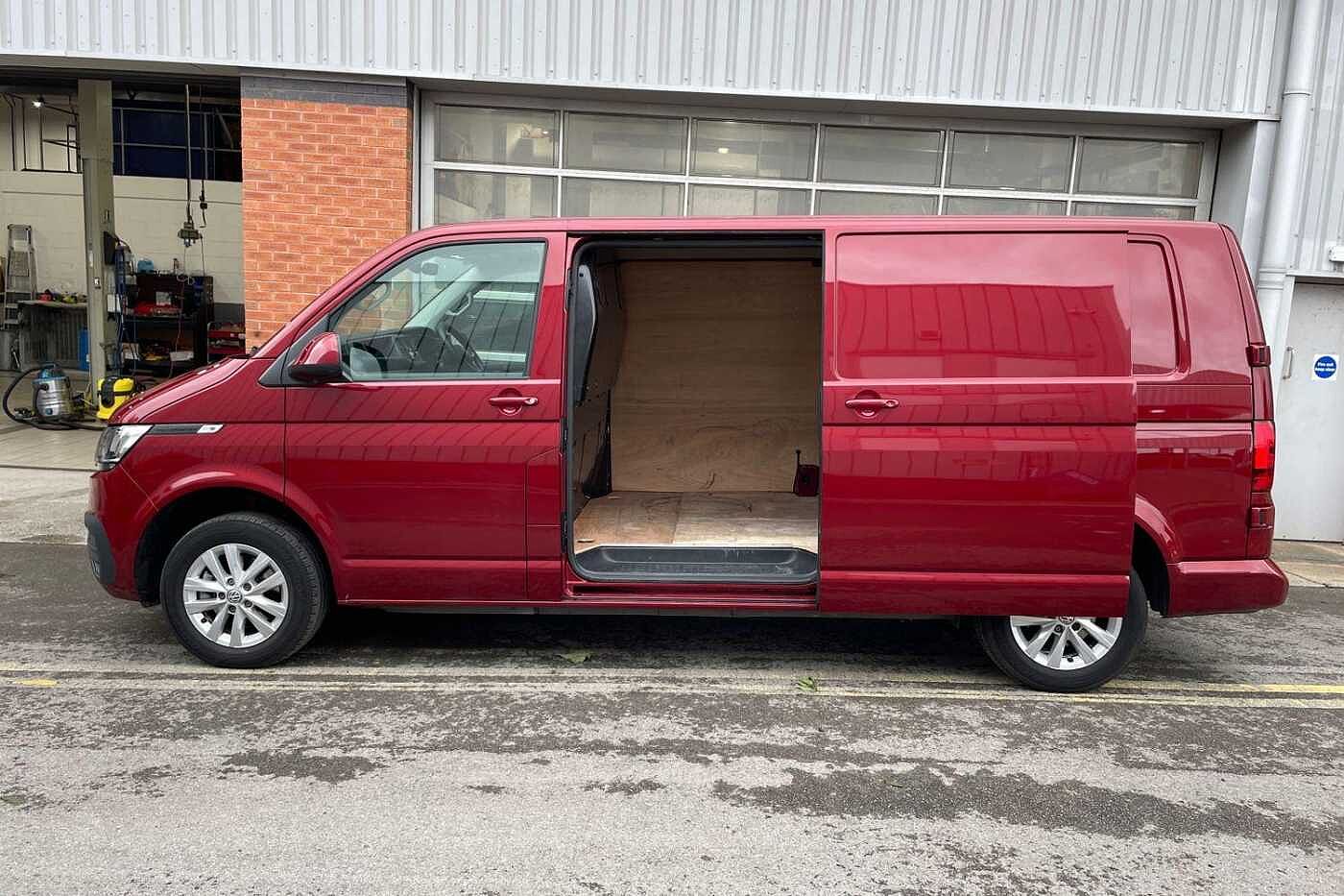 Volkswagen Transporter T30 Highline LWB 150ps