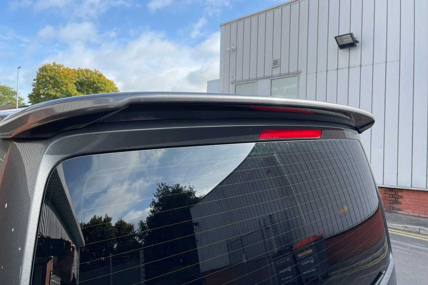 Volkswagen Transporter T32 SWB 2.0 BiTDI BMT 204 M/Roof Highline Kombi Van DSG