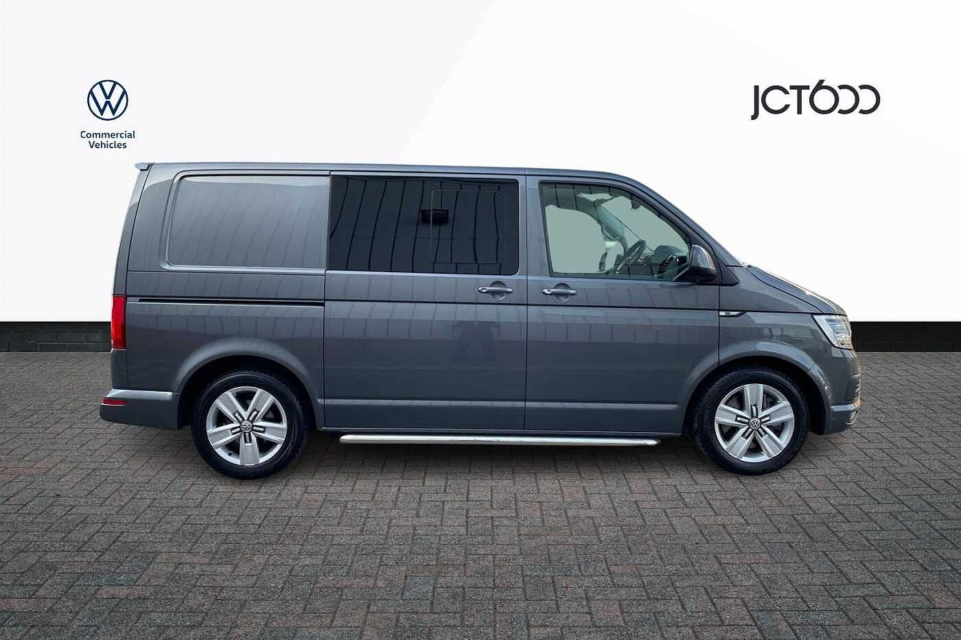Volkswagen Transporter T32 SWB 2.0 BiTDI BMT 204 M/Roof Highline Kombi Van DSG