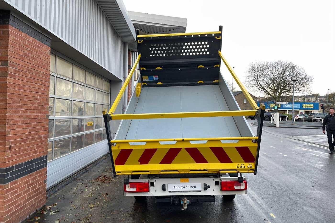 Volkswagen Crafter CR35 LWB RWD 2.0 TDI 140PS Startline ETG Tipper D/Cab