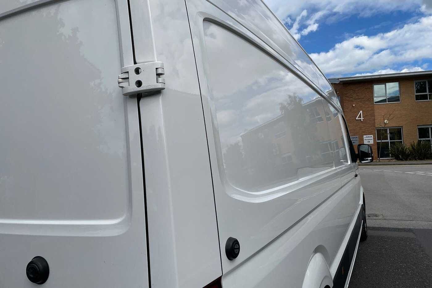 Volkswagen Crafter CR35 MWB FWD 2.0 TDI 140PS Trendline High Roof Van