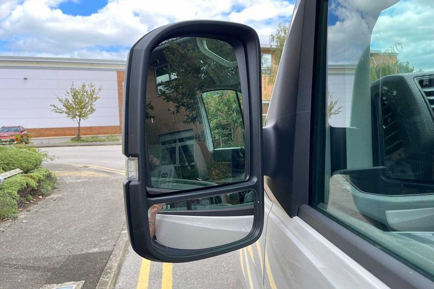 Volkswagen Crafter CR35 MWB FWD 2.0 TDI 140PS Trendline High Roof Van