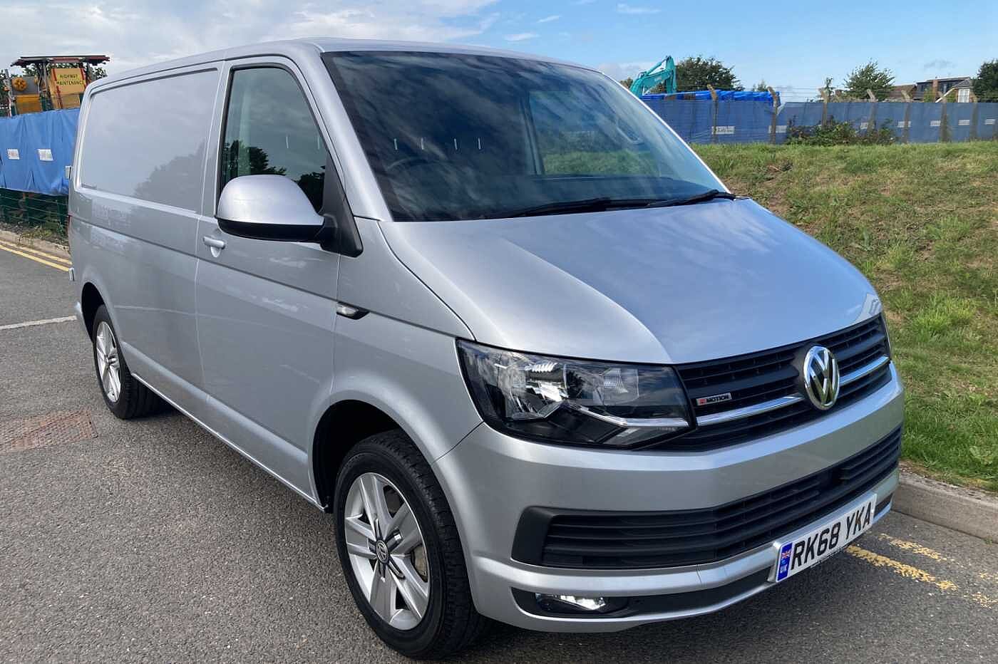 Volkswagen Transporter PV 2.0BiTDI 204 T32 HLine BMT SWB 4M