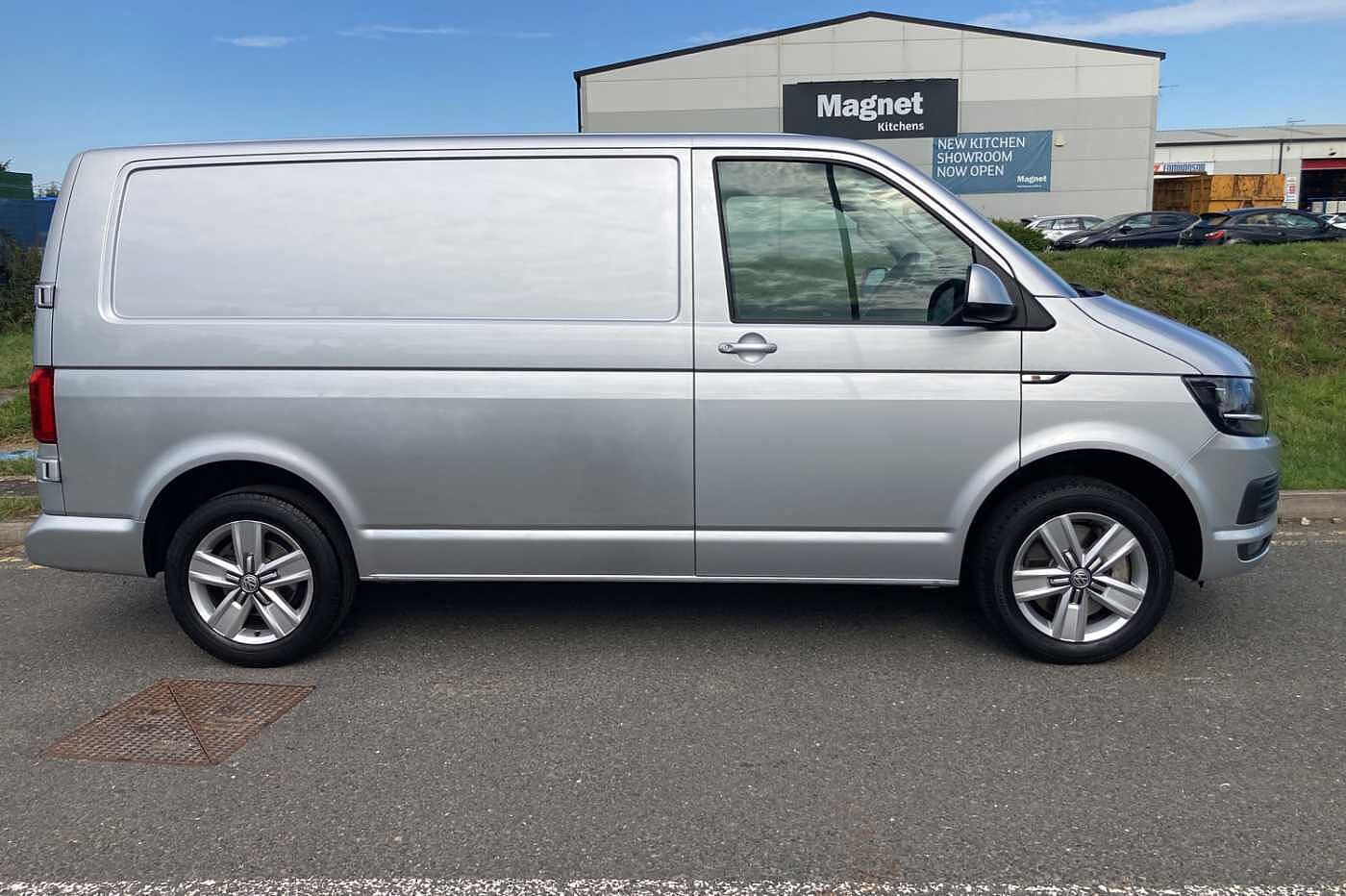 Volkswagen Transporter PV 2.0BiTDI 204 T32 HLine BMT SWB 4M
