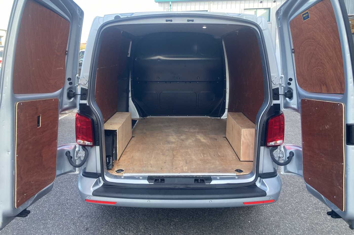 Volkswagen Transporter 2.0TDI 110ps T28 Highline BMT SWB PV