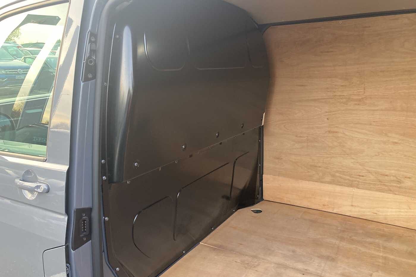 Volkswagen Transporter 2.0TDI 102ps T28 Highline BMT SWB PV