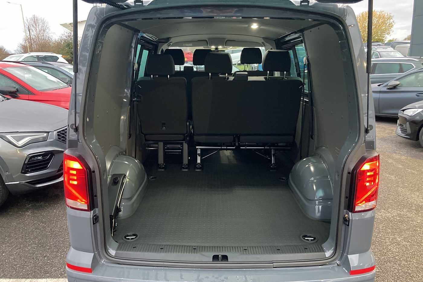 Volkswagen Transporter Kombi 2.0TDI 150 T30 High BMT SWB DSG