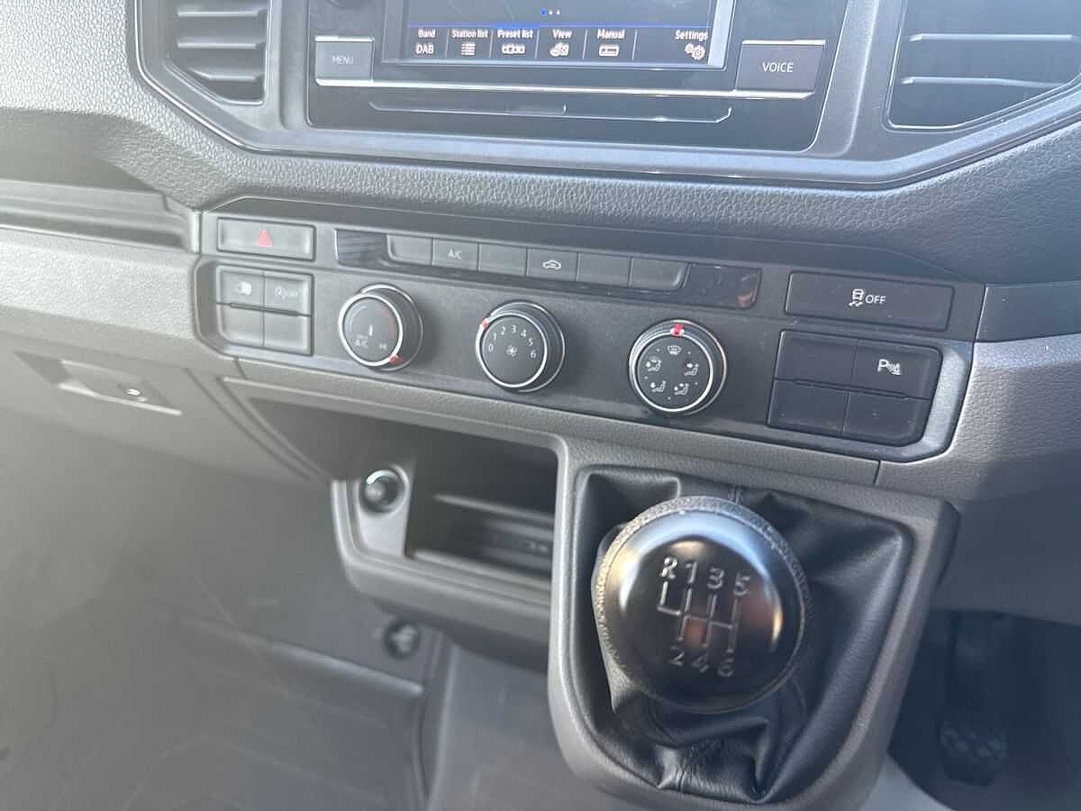 Volkswagen Crafter Cr35 Mwb Diesel Fwd 2.0 TDI 140Ps Trendline High Roof Van