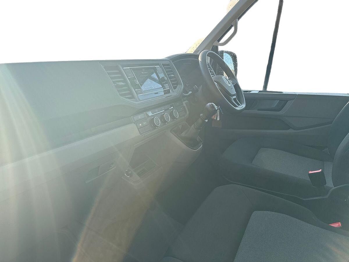 Volkswagen Crafter Cr35 Mwb Diesel Fwd 2.0 TDI 140Ps Trendline High Roof Van
