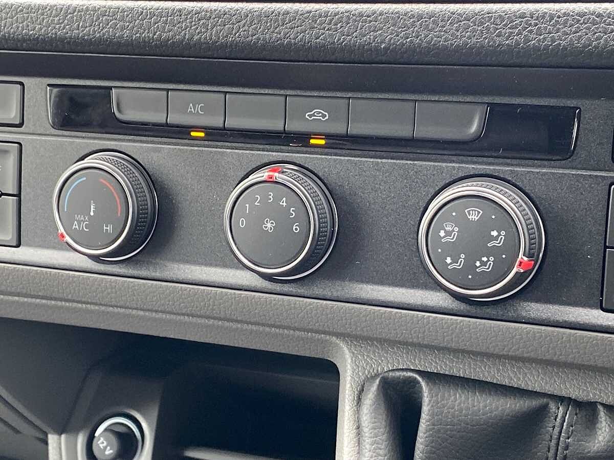 Volkswagen Crafter Cr35 Lwb Diesel Fwd 2.0 TDI 140Ps Trendline Business H/Roof Van Auto