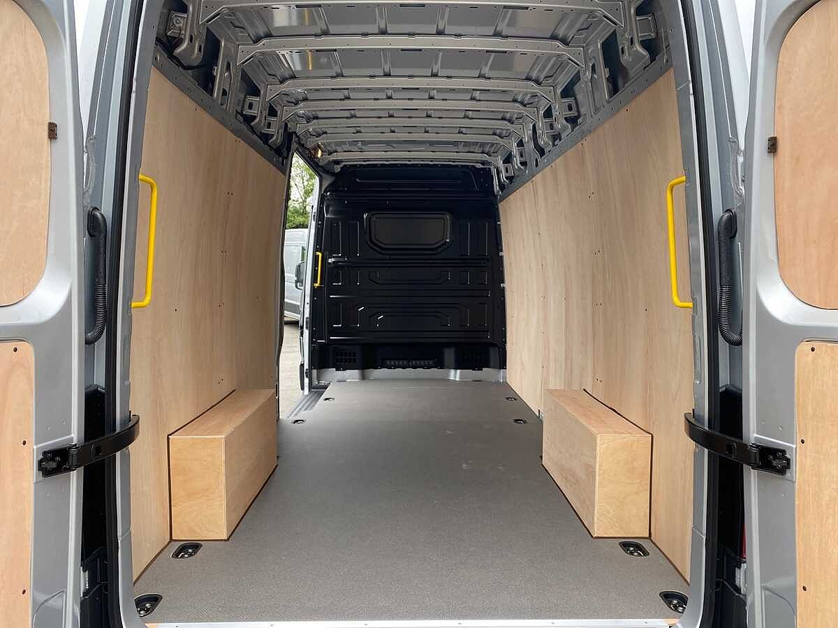 Volkswagen Crafter Cr35 Lwb Diesel Fwd 2.0 TDI 140Ps Trendline Business H/Roof Van Auto