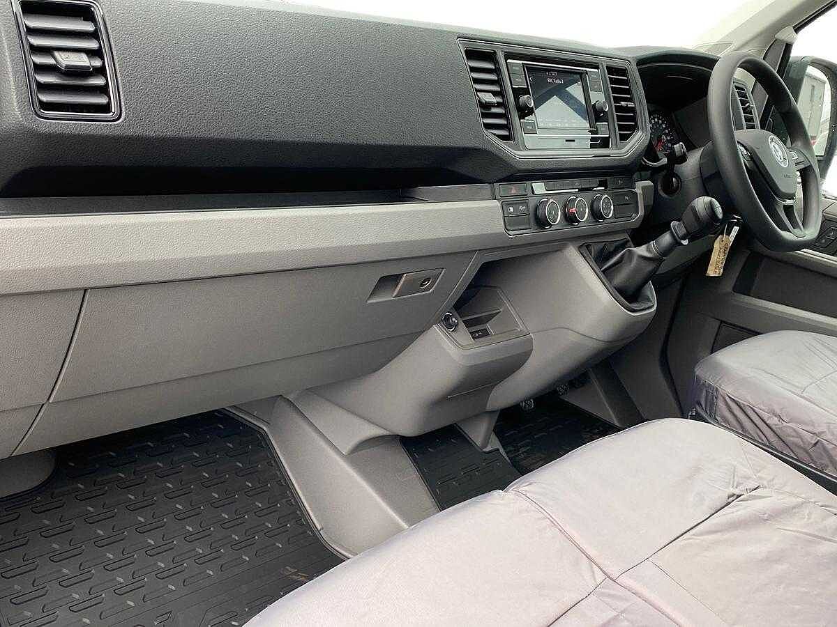 Volkswagen Crafter Cr35 Lwb Diesel Fwd 2.0 TDI 140Ps Trendline Business H/Roof Van Auto