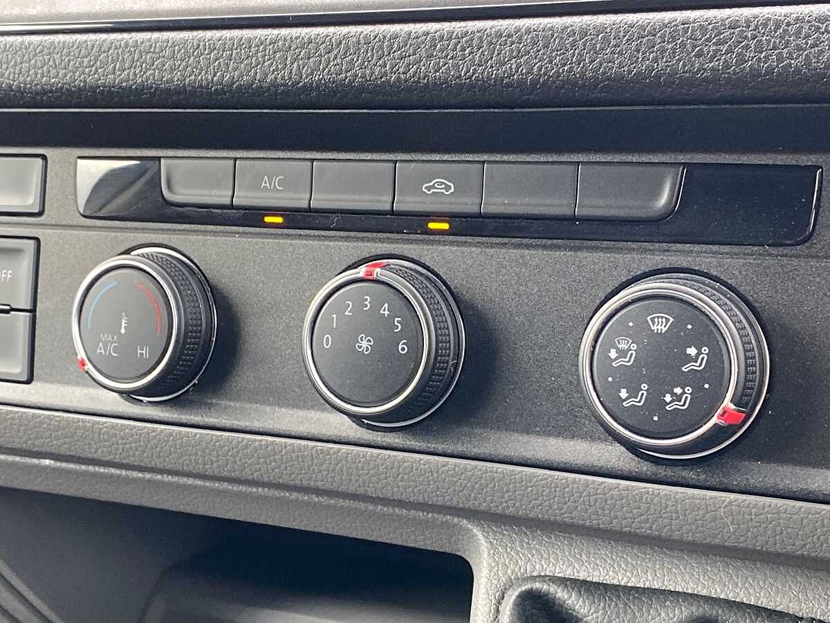 Volkswagen Crafter Cr35 Mwb Diesel Fwd 2.0 TDI 102Ps Startline High Roof Van