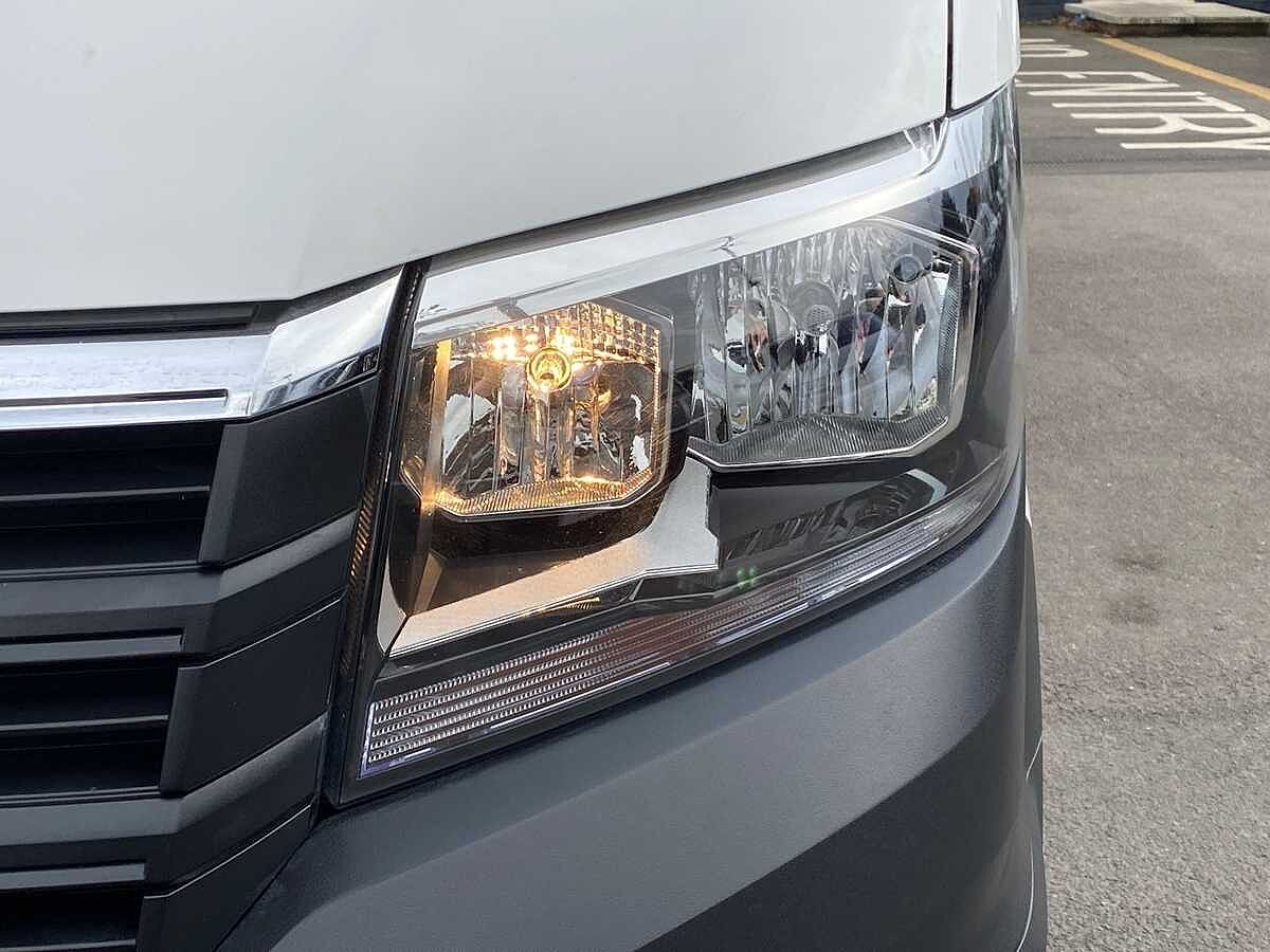Volkswagen Crafter Cr35 Mwb Diesel Fwd 2.0 TDI 102Ps Startline High Roof Van