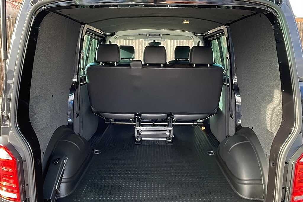 Volkswagen Transporter 2.0 TDI BMT 150 Highline Kombi Van DSG