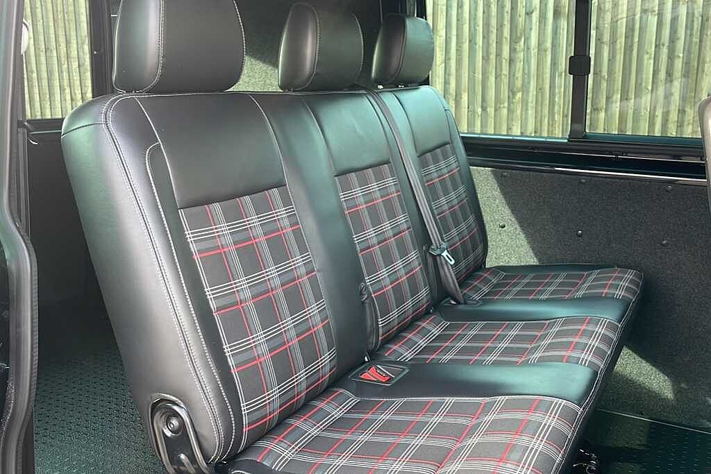 Volkswagen Transporter 2.0 TDI BMT 150 Highline Kombi Van DSG