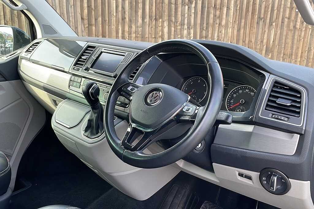 Volkswagen Transporter 2.0 TDI BMT 150 Highline Kombi Van DSG