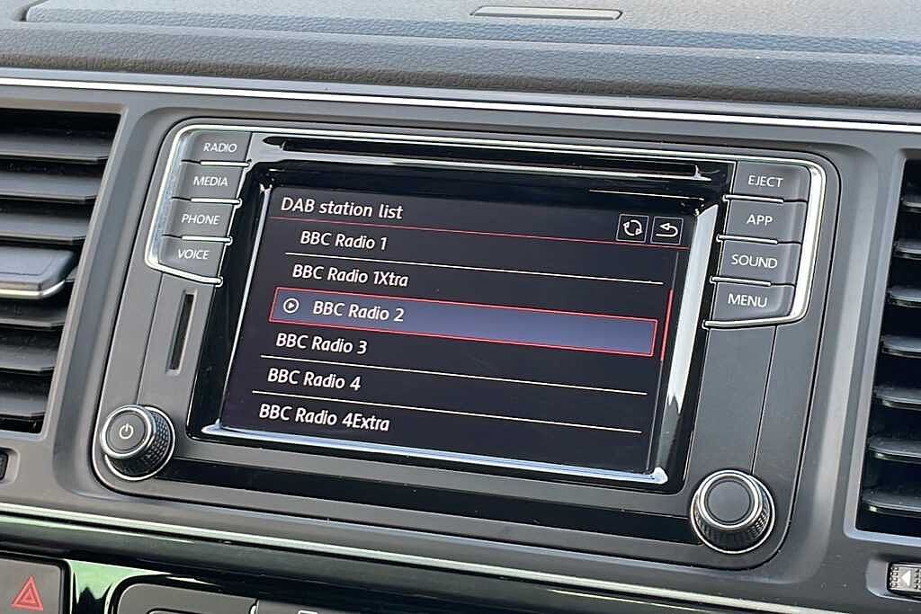 Volkswagen Transporter 2.0 TDI BMT 150 Highline Kombi Van DSG