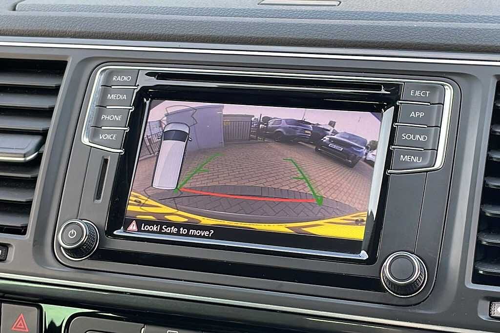 Volkswagen Transporter 2.0 TDI BMT 150 Highline Kombi Van DSG