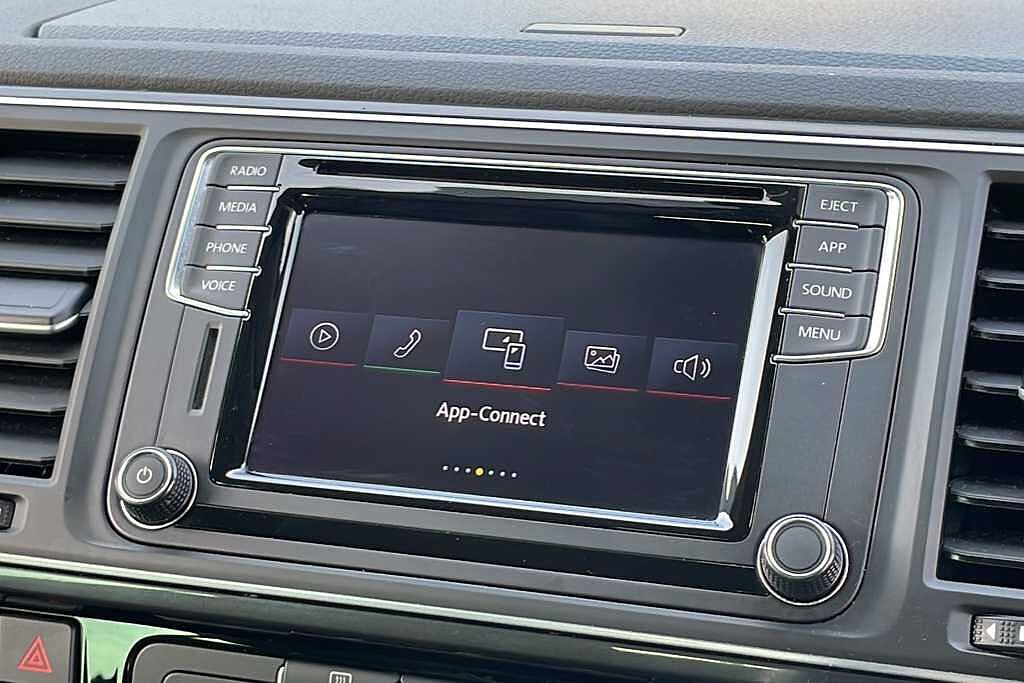Volkswagen Transporter 2.0 TDI BMT 150 Highline Kombi Van DSG