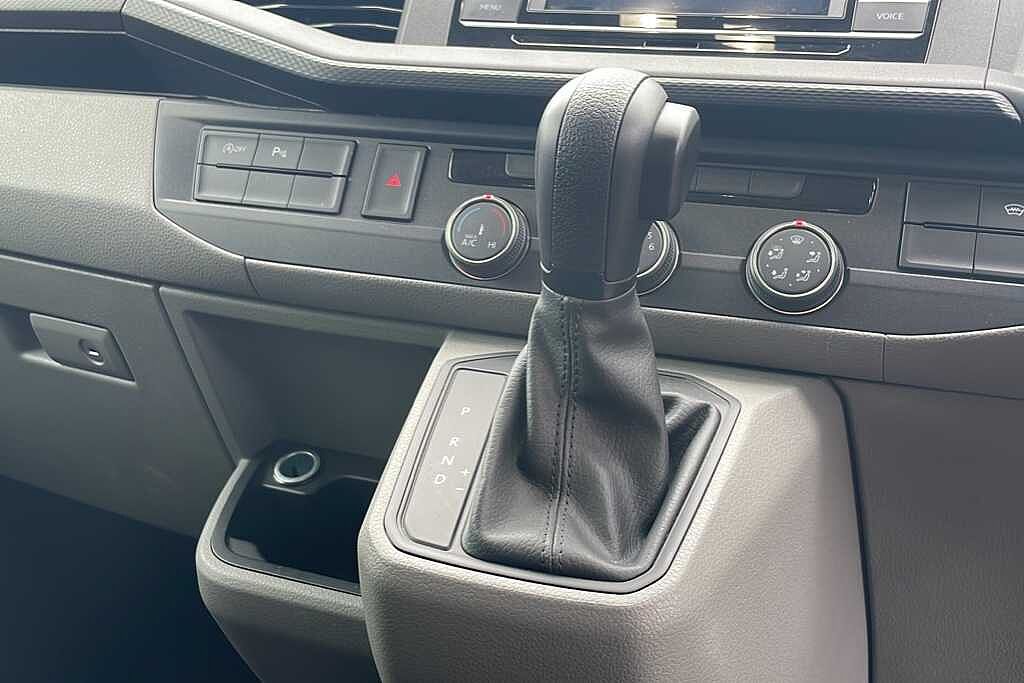 Volkswagen Transporter 2.0 BiTDI 204 Highline Kombi Van 4MOTION DSG
