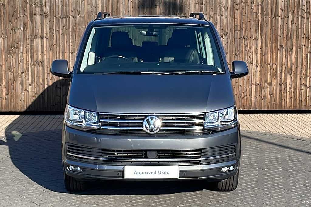 Volkswagen Caravelle 2.0 TDI BlueMotion Tech 199 Executive 5dr DSG