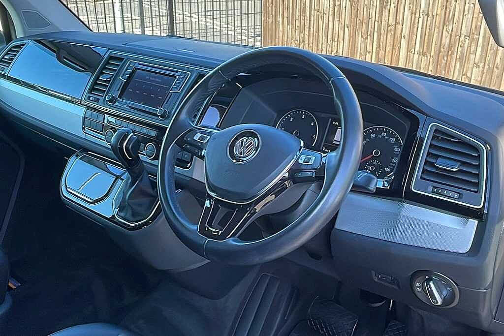 Volkswagen Caravelle 2.0 TDI BlueMotion Tech 199 Executive 5dr DSG