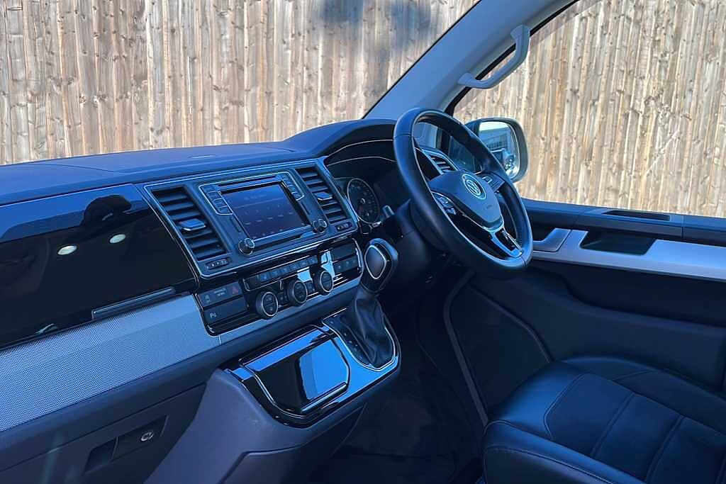 Volkswagen Caravelle 2.0 TDI BlueMotion Tech 199 Executive 5dr DSG