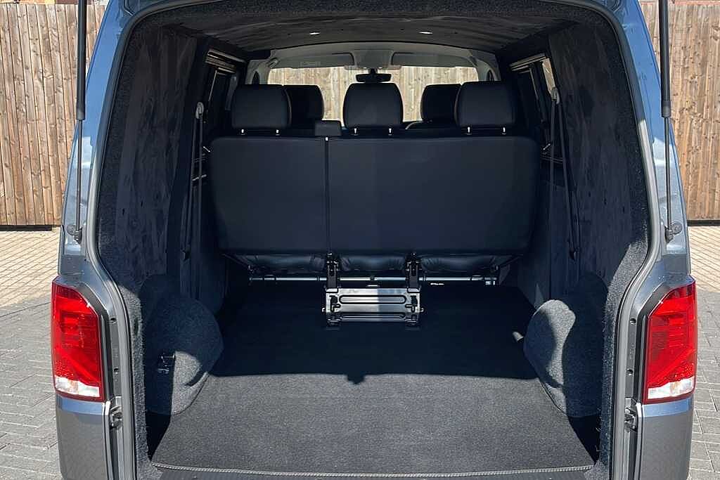 Volkswagen Transporter 2.0 BiTDI 199 Highline Kombi Van DSG