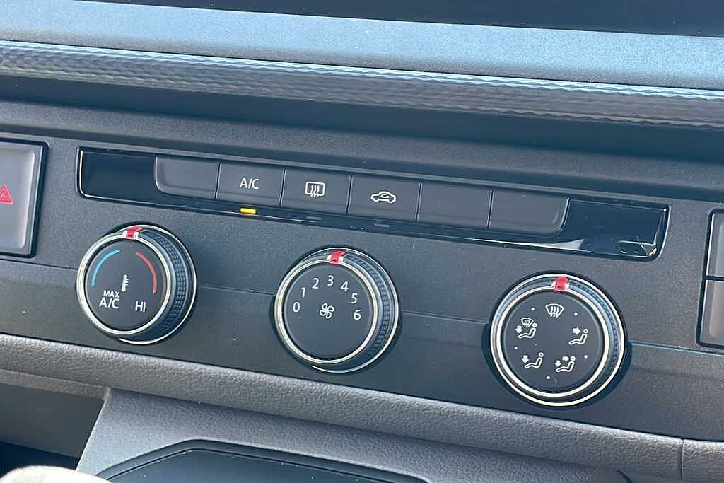 Volkswagen Transporter 2.0 BiTDI 199 Highline Kombi Van DSG