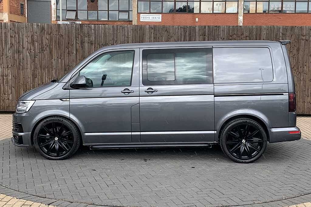 Volkswagen Transporter 2.0 BiTDI BMT 204 Highline Kombi Van 4MOTION DSG
