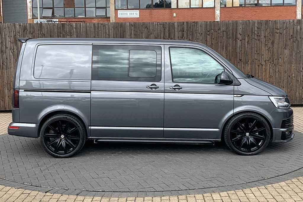 Volkswagen Transporter 2.0 BiTDI BMT 204 Highline Kombi Van 4MOTION DSG