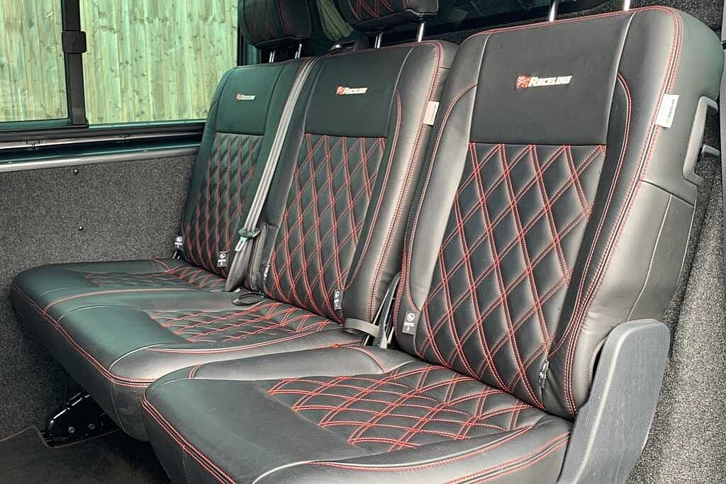 Volkswagen Transporter 2.0 BiTDI BMT 204 Highline Kombi Van 4MOTION DSG