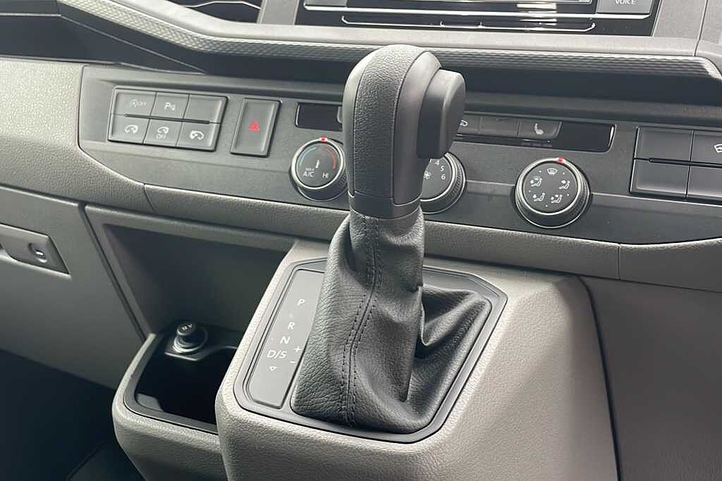 Volkswagen Transporter 2.0 BiTDI 199 Highline Kombi Van DSG