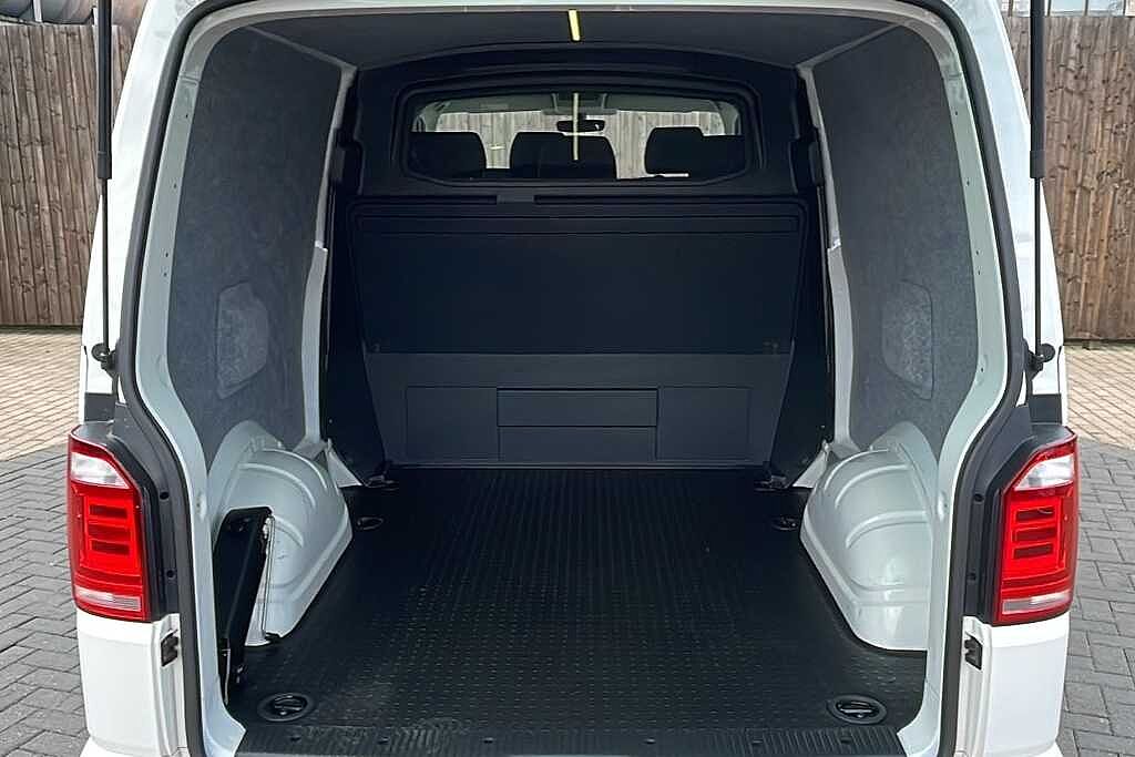Volkswagen Transporter 2.0 TDI BMT 150 Startline Window Van DSG