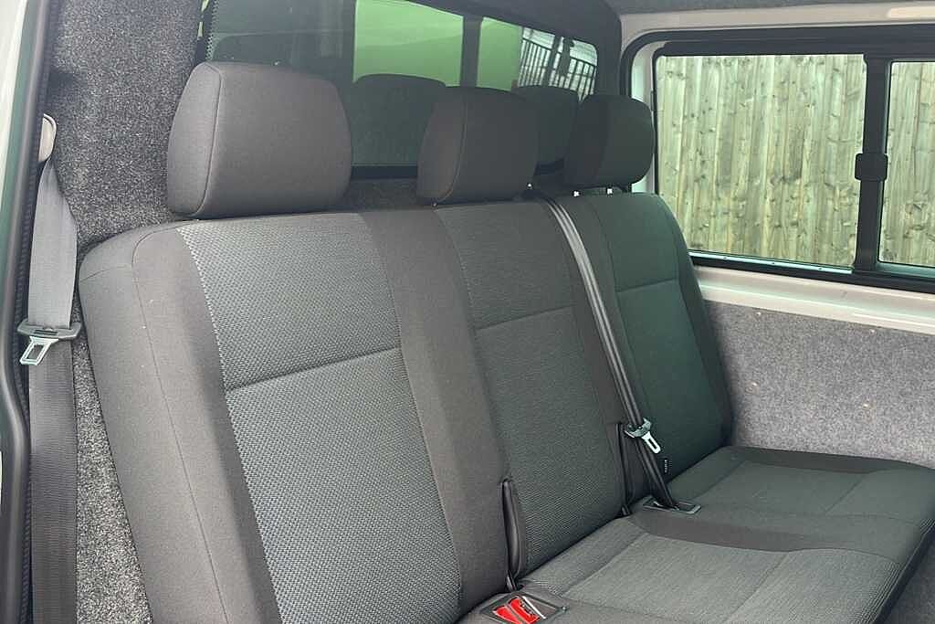 Volkswagen Transporter 2.0 TDI BMT 150 Startline Window Van DSG