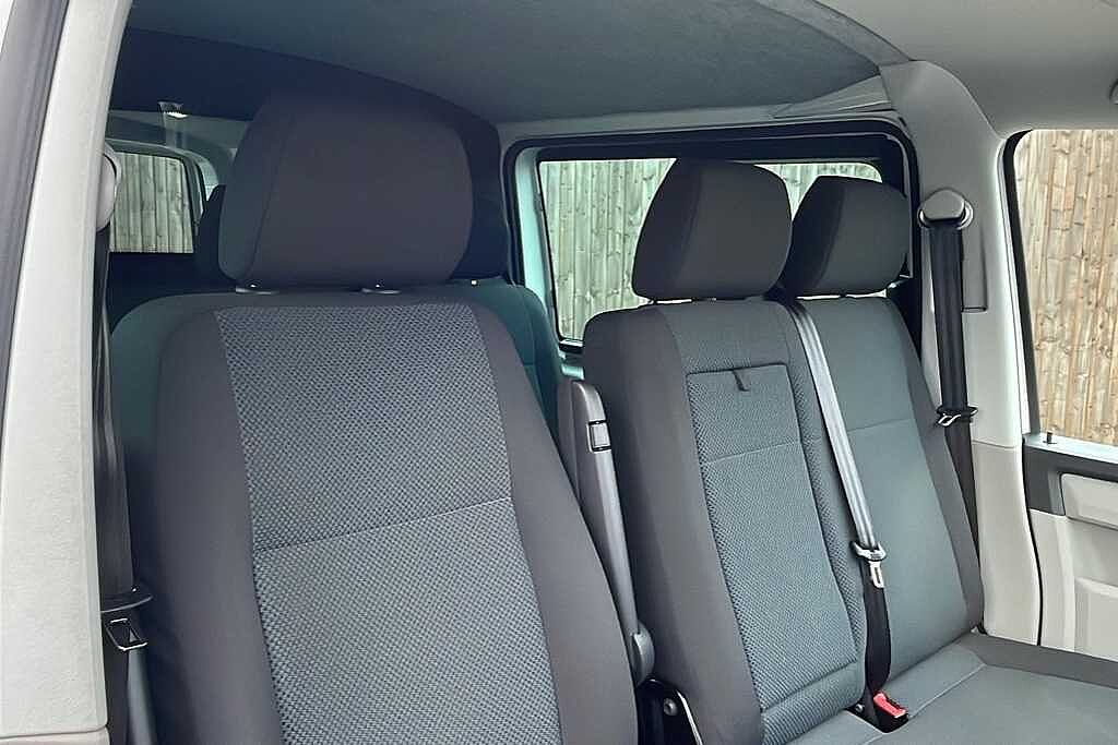 Volkswagen Transporter 2.0 TDI BMT 150 Startline Window Van DSG