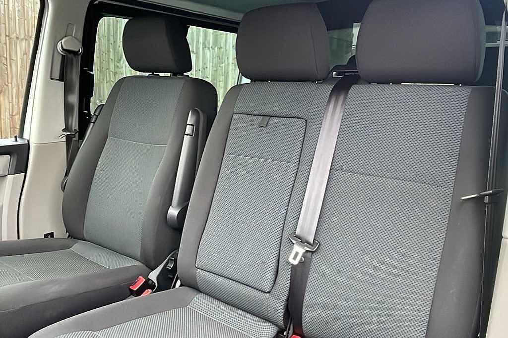 Volkswagen Transporter 2.0 TDI BMT 150 Startline Window Van DSG